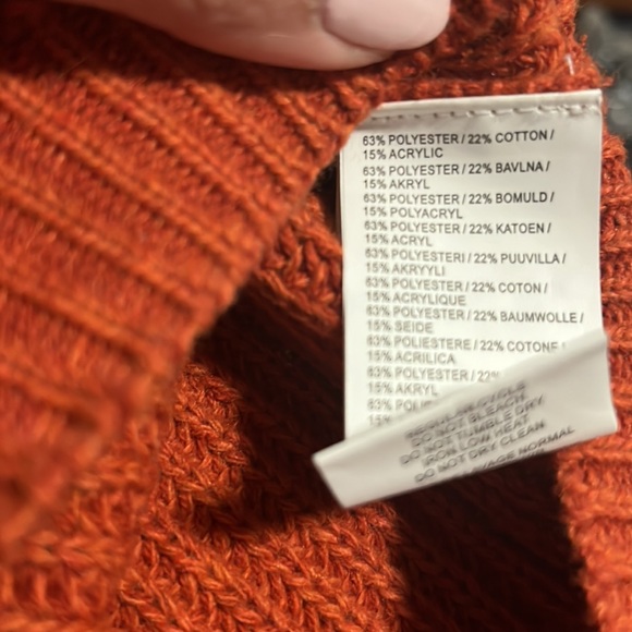 NWOT Rust Orange Turtleneck - Picture 4 of 4